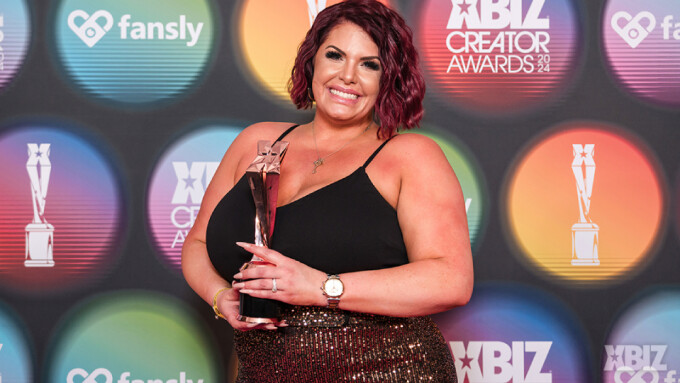 Jessica Jax Scores 1st XBIZ Creator Award