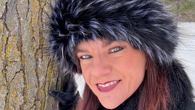 Ms. Amanda Launches Holiday Sale on 2026 Calendar