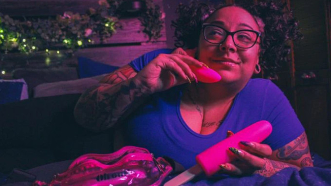 Carly S. of HornyStoner.com Offering Oral Pleasure Workshop in March